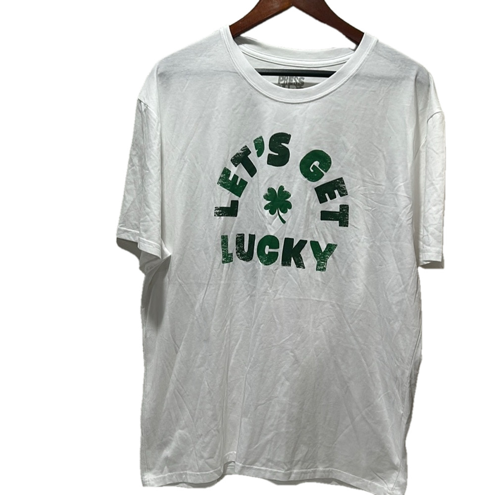 ⛵️PRESS LAB White Graphic T-Shirt with Green Print Let’s Get Lucky 🍀 NWOT XL..